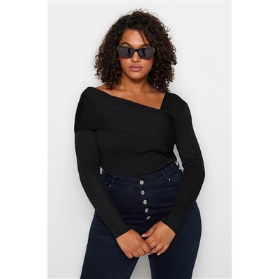 Trendyol Curve Siyah Asimetrik Yaka Triko Kazak TBBAW24AN00018