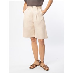 Шорты-бермуды с защипами