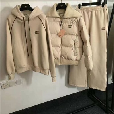 Костюм тройка