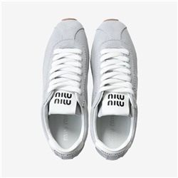 Mi*u Mi*u  👟  модные женские кроссовки в стиле ретро✔️  верхний слой выполнен из матовой коровьей кожи, подошва - износостойкая композитная резина.  Продавец указывает что отшиты из остатков оригинальных тканей✔️
