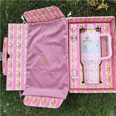 Термокружка  в подарочной, упаковке с чехлом и трубочкой