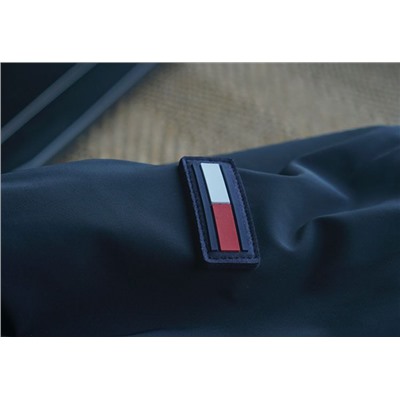 Мужская пуховая  куртка бомбер, оригинал-остаток фабричной партии   Tomm*y Hilfige*r