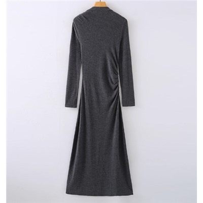 Изысканное базовое платье с высоким воротом