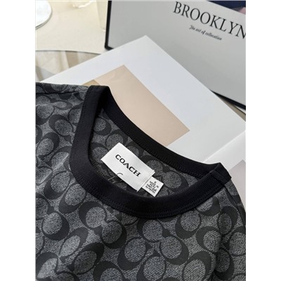 Футболка просто с монограммой    КОУ*Ч