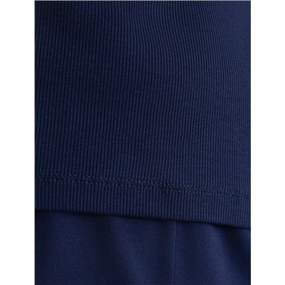 Топ с круглым вырезом из фактурного трикотажа в рубчик