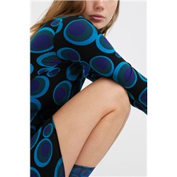 Vestido slim corto círculos