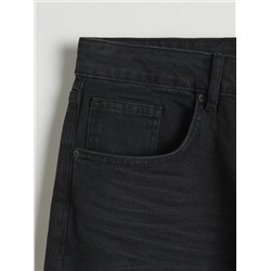 Jeans im Carrot-Fit mit kurzem Bein