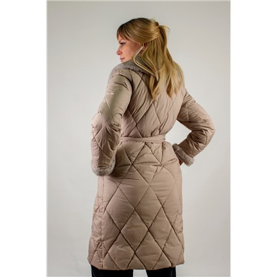 Стеганое пальто с меховой отделкой арт. 23153