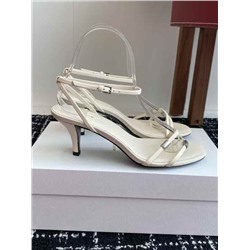 Утонченные, элегантные босоножки с тонким ремешком  The Ro*w 🤍  Материал: натуральная кожа