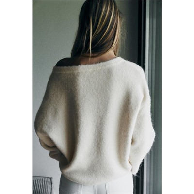 KNIT JUMPER WITH BROOCH