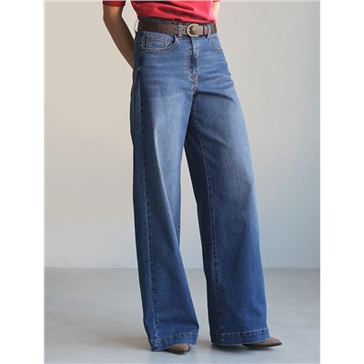 Джинсы трубы с декоративной стиркой из эластичного денима средней плотности