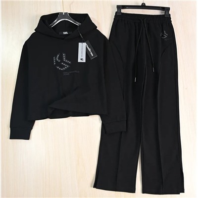 Женский спортивный костюм с КАР*Л 😎