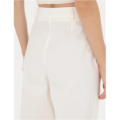 Beyaz Yüksek Bel Straight Fit Pantolon