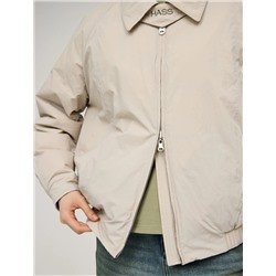 Бежевая куртка-бомбер