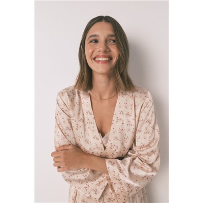 Bata holgada midi satén flor rosa