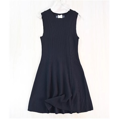 Женское платье без рукавов