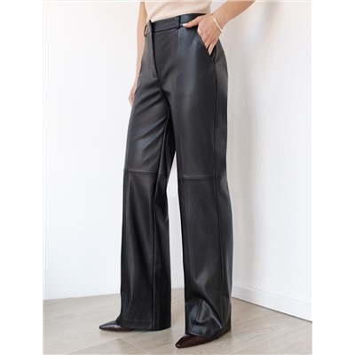 Прямые брюки из искусственной кожи