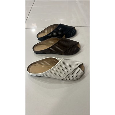 Шлепанцы белый