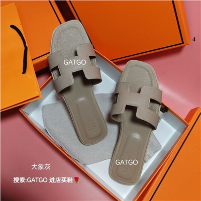 Летние сандали на плоской подошве