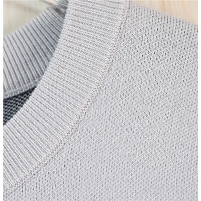 Повседневный трикотажный свитер