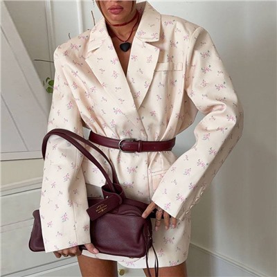 Симпатичный весенний пиджак