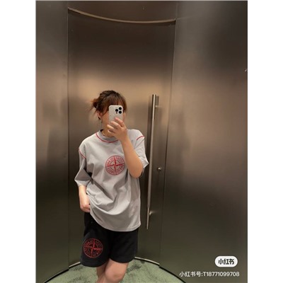 Футболка с вышитым логотипом на груди  2 цвета