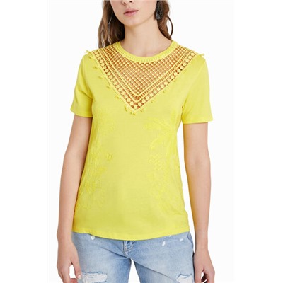 Camiseta bordado pico frontal