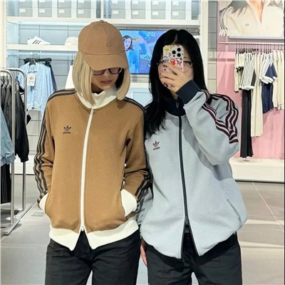 Вафельная толстовка Adida*s в ретро стиле