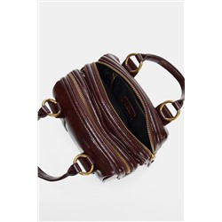 BOLSO DE MANO DETALLES METÁLICOS