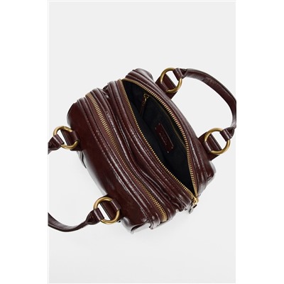 BOLSO DE MANO DETALLES METÁLICOS