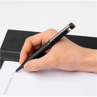 Шариковая ручка  Hug*o Bos*s   Loo*p Iconi*c