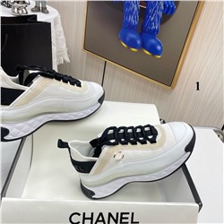 Женские спортивные туфли