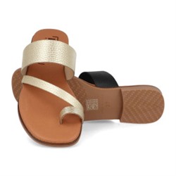 10209 - BDA
                SANDALIAS PLANAS