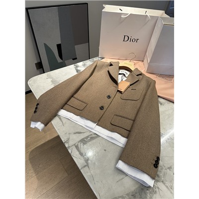 Плотная ткань из 100% шерсти очень широкая, и ее не нужно гладить, чтобы сохранить внешний вид. Элитный вид на все времена. См, два размера, обхват груди 102, д