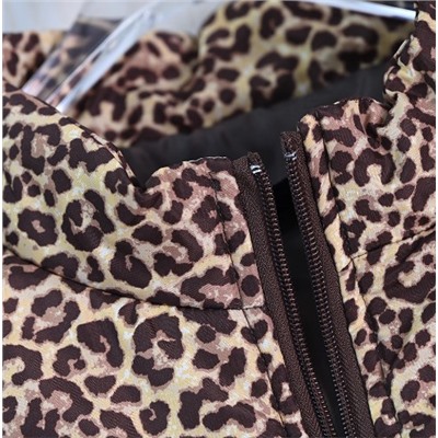 Женский лёгкий тёплый жилет на молнии