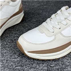 Женские кроссовки