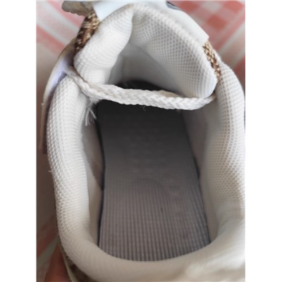 Кроссовки для девочек и мальчиков