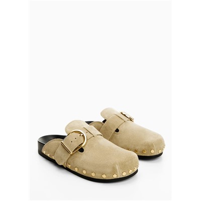 Zueco piel tachuelas