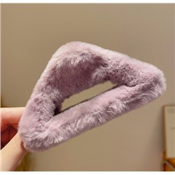 Пушистый крабик для волос