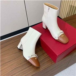 Женские ботинки челси на толстом каблуке с маленькими V-образными пряжками