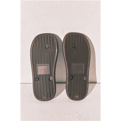 Chanclas suela gruesa punta cuadrada marrón