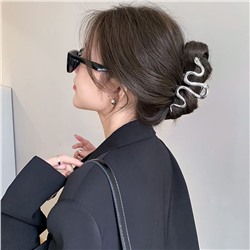 1Pcs Snake Hair Claw Clips Metal Silver Hair Clip Elegant Snake Design Large Claw Clip for Thick Hair Fashion Hair Barrettes Hair Crab Hairpin French Hair Accessories Ornament for Women
