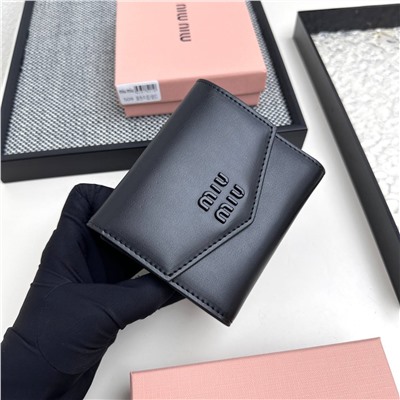 Небольшой кошелек  Mi*u Mi*u