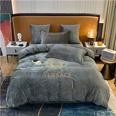 Скидки 🍀велюр 299ю  Размер : евро & кингсайз  Евро :  Пододеяльник 200*230  Простыня 250*250 Наволочки 48*74*2шт  Кингсайз:  Пододеяльник 220*240 Простыня 250*270 Наволочки 48*74*2шт