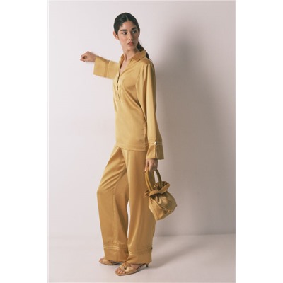 Pijama camisero largo satén mostaza