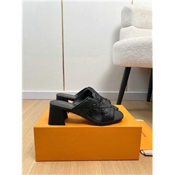 Новейшая серия 2026  Женские шлепки с тиснением на толстом каблуке  ЛУ*И ВЬЕТО*Н