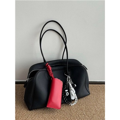 Универсальная и вместительная женская сумка