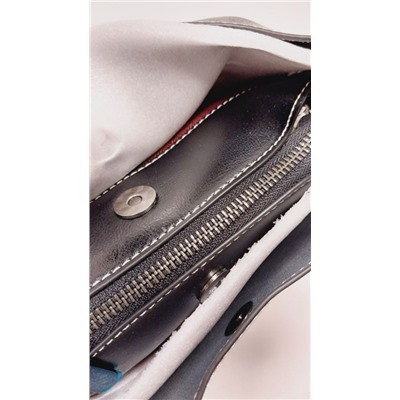 Сумка хорошего качества, в живую лучше смотрится чем на фото.