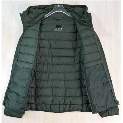 Женская стеганая куртка с капюшоном