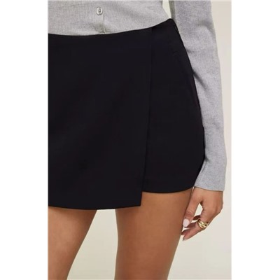 Короткая юбка-шорты